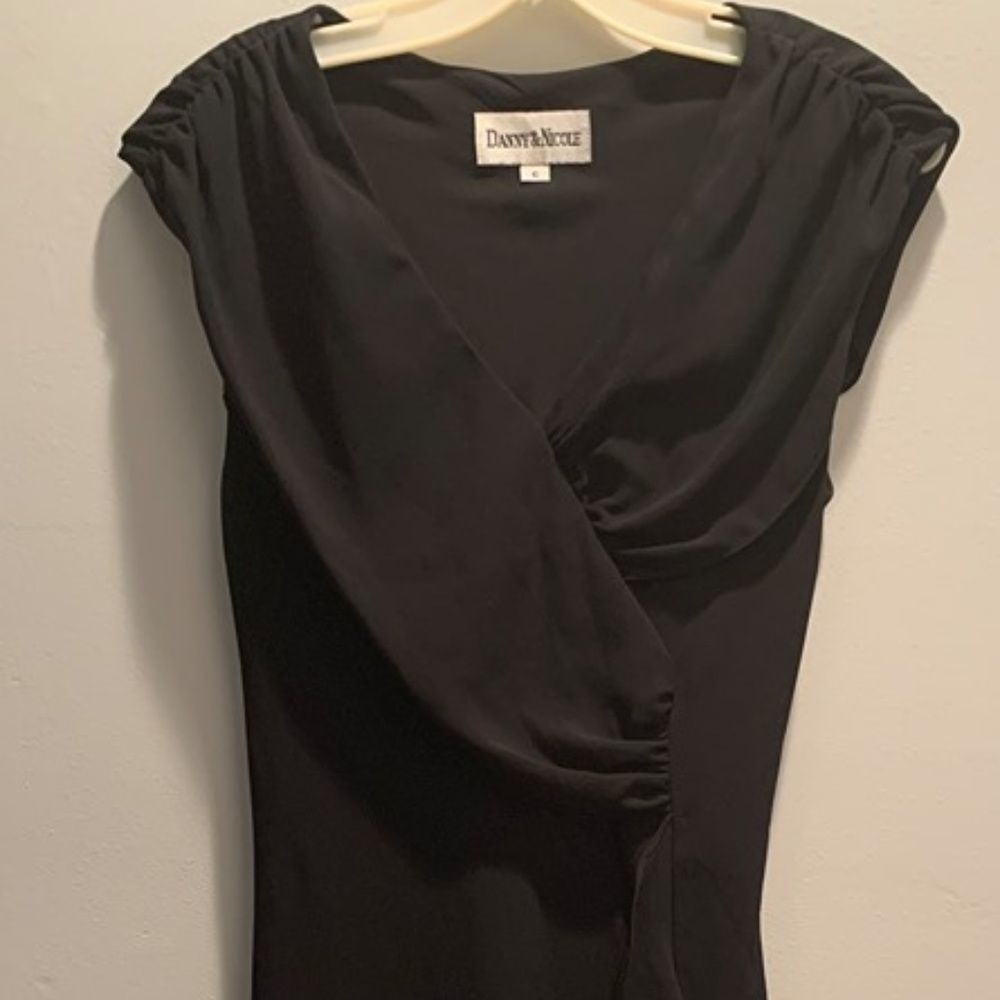 Danny & Nicole Women’s Black Ruched Wrap Style Dress Size 6 Elegant Midi